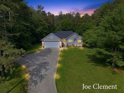 9347 Cedar Pines Ln, Sparta, MI, 49345-8216 | Card Image