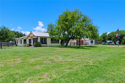 1622 Cherry St, Rockport, TX, 78382-3303 | Card Image