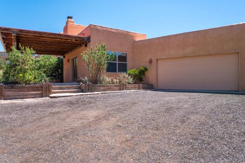 27 Las Huertas Rd, Placitas, NM, 87043-9126 | Card Image
