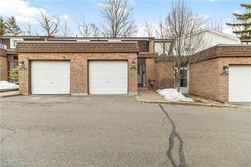3-2166 Upper Middle Road, Burlington, ON, L7P2Z8 | Card Image
