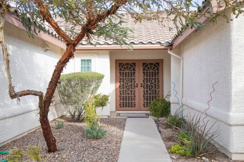 7410 Deer Springs Way, Las Vegas, NV, 89131-3517 | Card Image