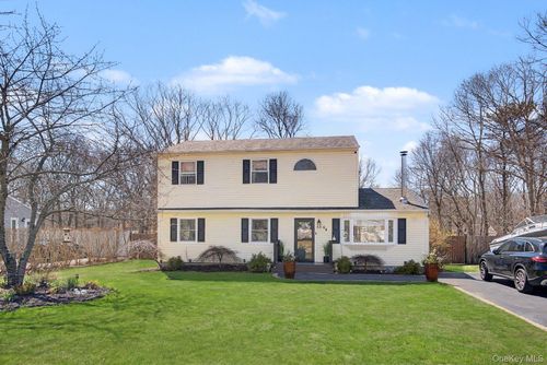 64 Sweetbriar Dr, Mastic, NY, 11950-1610 | Card Image