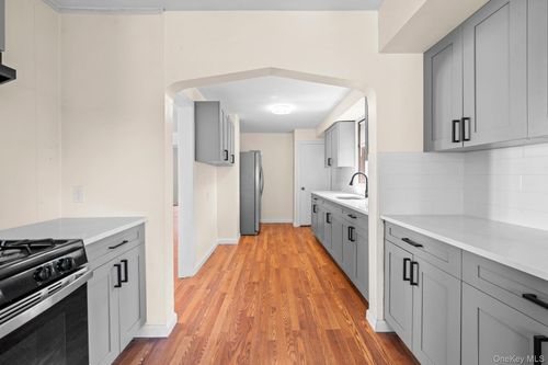1 Lewis Pl, Hempstead, NY, 11550-5808 | Card Image