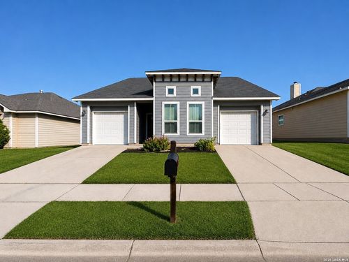 132 Lark Hill Rd, Floresville, TX, 78114-6613 | Card Image