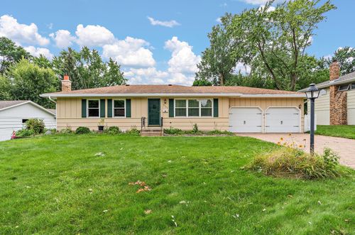 3225 W 87th St, Bloomington, MN, 55431-1524 | Card Image