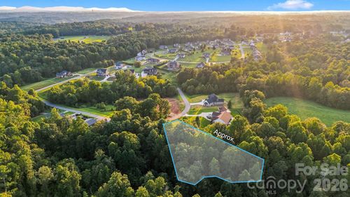 30-5300 Antler Creek Dr, Granite Falls, NC, 28630-8813 | Card Image