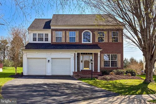 8903 Yellow Hammer Dr, GAINESVILLE, VA, 20155-5885 | Card Image