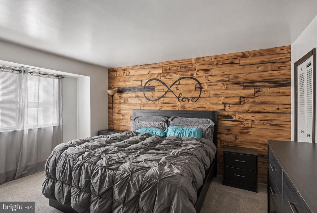 Residential in EDGEWATER PARK 5