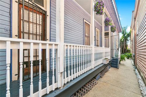 1240 N Villere St, New Orleans, LA, 70116-2247 | Card Image