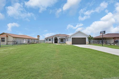 11211 Obrien Rd, Atascosa, TX, 78002-3597 | Card Image