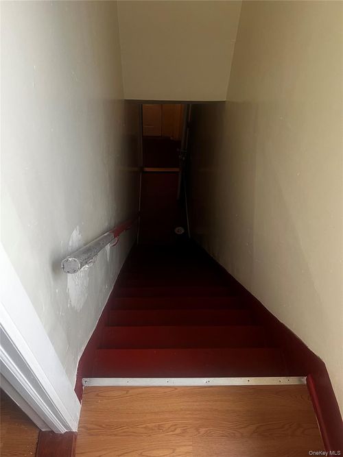 1113 Olmstead Ave, Bronx, NY, 10472-5209 | Card Image