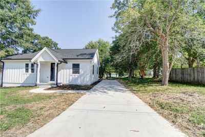 604 Goodman Street, House other with 3 bedrooms, 2 bathrooms and null parking in Archdale NC | Image 2