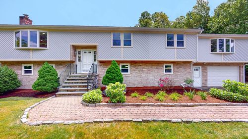 14 Tournament Rd, Natick, MA, 01760-3221 | Card Image