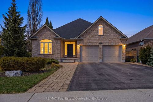 102 Kortright Rd E, Guelph, ON, N1G0A5 | Card Image