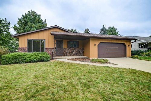 6720 Hubbard Avenue, Middleton, WI, 53562 | Card Image