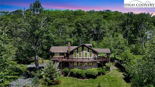838 Shelter Rock Cir, Sugar Mountain, NC, 28604-6433 | Card Image