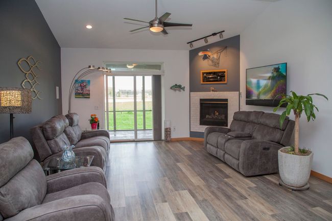 66 Berdella Court, Condo with 2 bedrooms, 3 bathrooms and null parking in CROSS PLAINS WI | Image 9