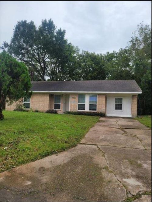 5530 Elm Springs Dr, Houston, TX, 77048-1838 | Card Image