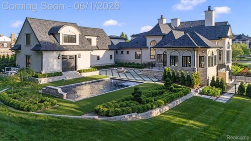 575 Chase Ln, Bloomfield Hills, MI, 48304-2391 | Card Image
