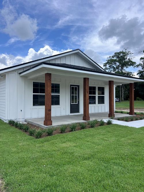 407 Nw 5th Pl, Chiefland, FL, 32626-1116 | Card Image