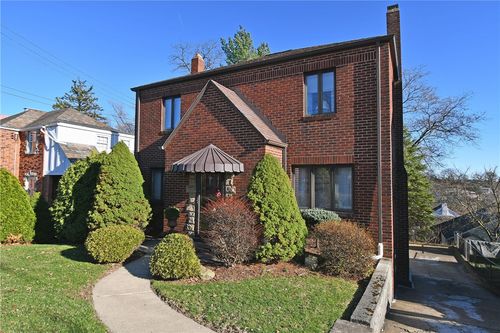 3905 Brownsville Rd, Brentwood, PA, 15227-3421 | Card Image