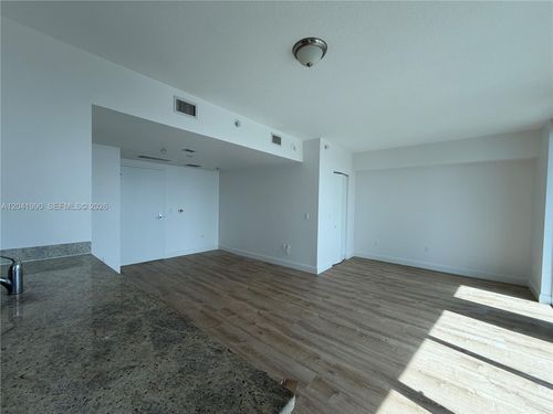 3200-185 Sw 7th St, Miami, FL, 33130-2990 | Card Image