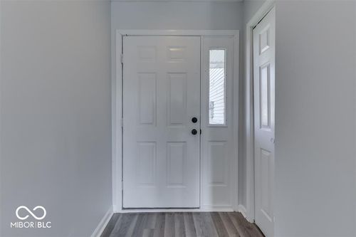 1115 Cobra Dr, Franklin, IN, 46131-8569 | Card Image