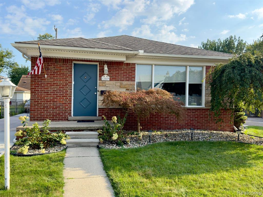 Birrell St, Southgate, MI 48195