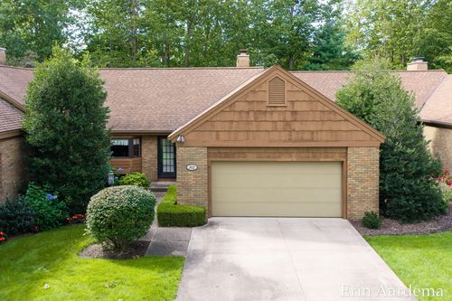 302 Foxcroft Circle, Holland, MI, 49423 | Card Image