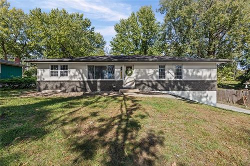 806 Howard Ln, Liberty, MO, 64068-1320 | Card Image