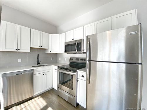 2-4 Berkeley St, Norwalk, CT, 06850-3984 | Card Image