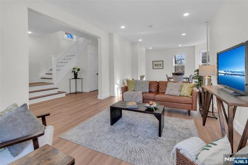 80 N 22nd St, East Orange, NJ, 07017-4902 | Card Image