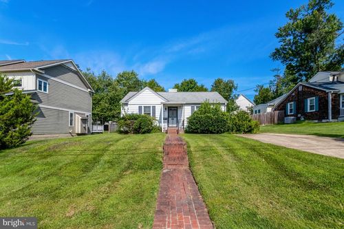 2214 Boxwood Drive, Falls Church, VA, 22043 | Card Image