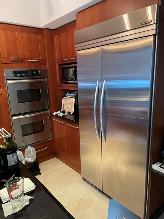 Kitchen w/SS Designer Appliances | Image 13