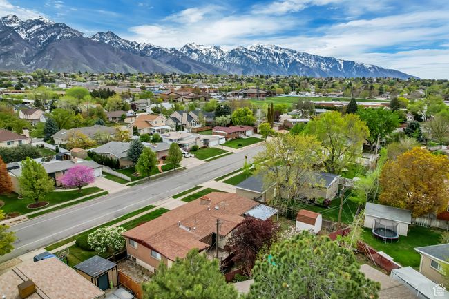 Bird's eye view featuring a mountain view and a residential view | Image 37