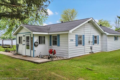 5980 Birchwood Dr, Hale, MI, 48739-8802 | Card Image