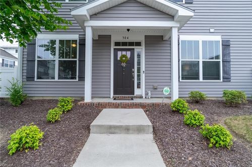 304 Fishers Ct, Hampton, VA, 23666-4178 | Card Image