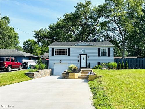 4235 Patricia Ave, Youngstown, OH, 44511-1046 | Card Image