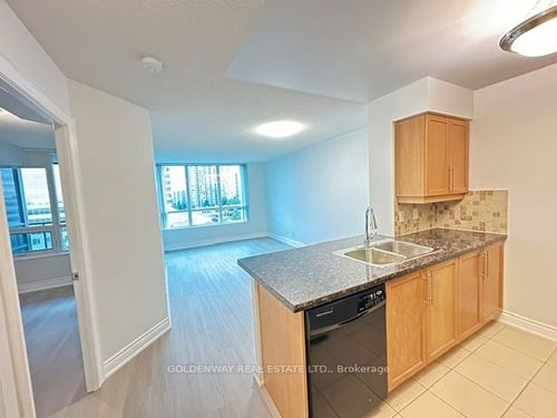 823-25 Greenview Ave, North York, ON, M2M0A5 | Card Image