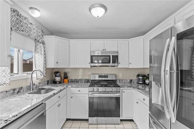 APT-103 - 53 Columbus Ave, Condo with 2 bedrooms, 2 bathrooms and 2 parking in North Providence RI | Image 5