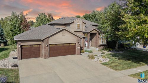 716 W Laquinta St, Sioux Falls, SD, 57108-3136 | Card Image