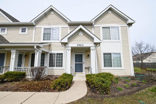 39631 N Warren Ln, Beach Park, IL, 60083-3051 | Card Image