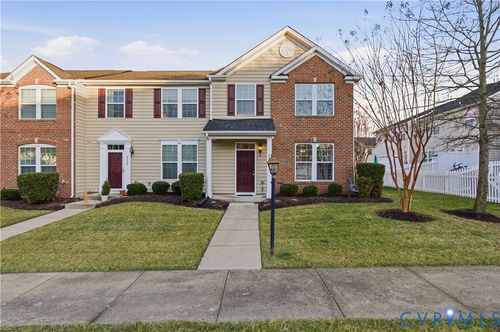 8216 Creekside Bluffs Ln, Mechanicsville, VA, 23111-4711 | Card Image