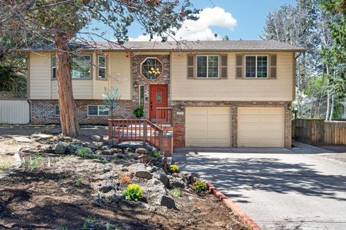 1213 Se Teakwood Dr, Bend, OR, 97702-2376 | Card Image