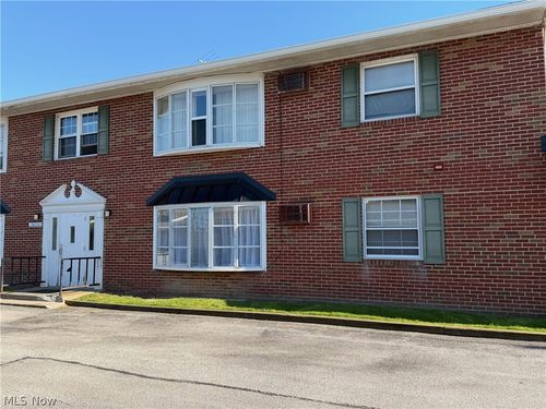 b-105-31622 N Marginal Dr, Willowick, OH, 44095-4420 | Card Image