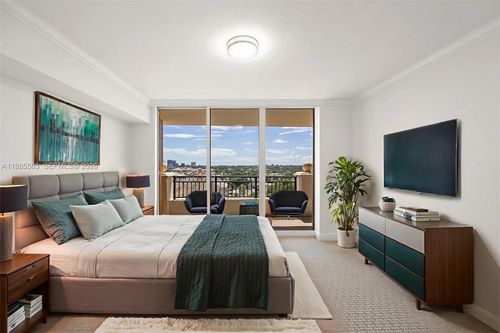 1003-3232 Sw 22nd Ter, Miami, FL, 33145-3110 | Card Image