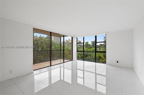 209-20335 W Country Club Dr, Aventura, FL, 33180-1621 | Card Image