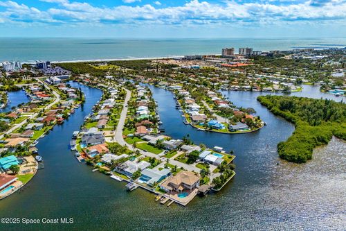 272 Bahama Blvd, Cocoa Beach, FL, 32931-3241 | Card Image
