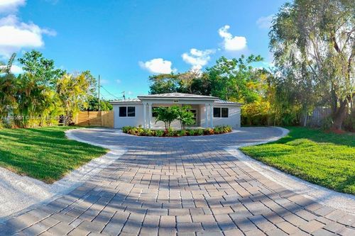 6634 Sw 76th Ter, South Miami, FL, 33143-4630 | Card Image