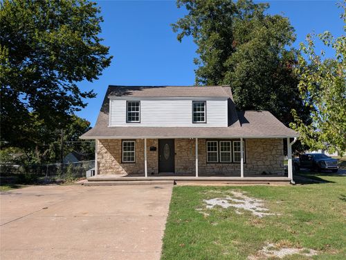 920 Grant Ave, Sand Springs, OK, 74063-6832 | Card Image